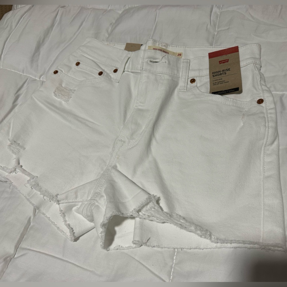 Levi’s white high rise shorts - size 8